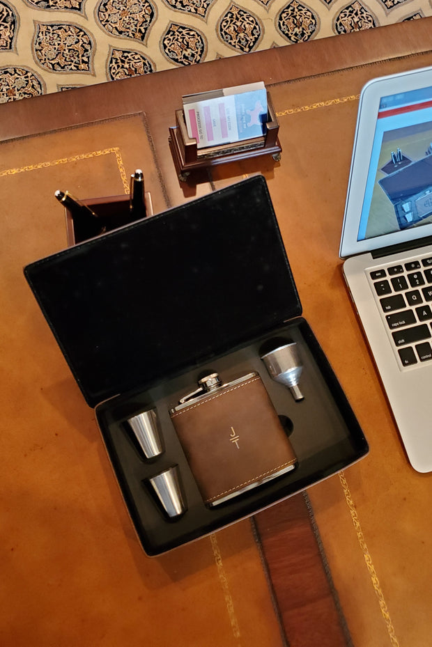 Leatherette Flask Gift Set